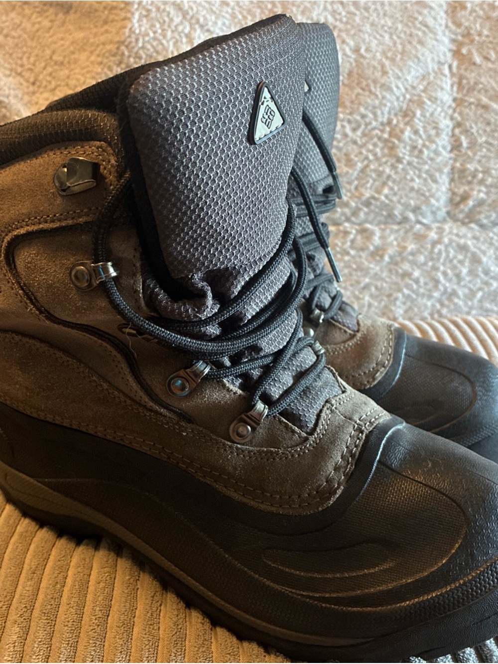 COLUMBIA Cascadian SUMMIT Brown Black Lace Up Boots Men's Size 7.5 Nwob
